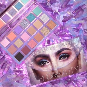 HUDA Beauty Mercury Retrograde eyeshadow palette NWT